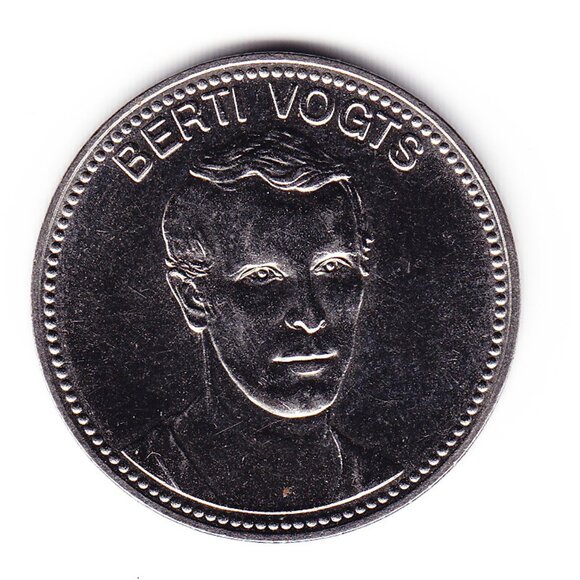 SHELL Mexico 1970 Berti Vogts German National Football Team Medal (b67) - Picture 1 of 2